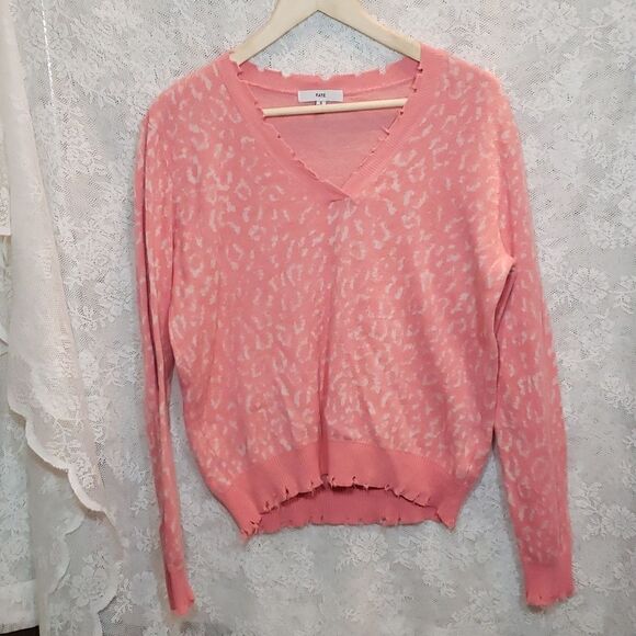 Fate Distressed Hemline Crew Neck Sweater Size Small Leopard Print Coral… - Picture 1 of 7